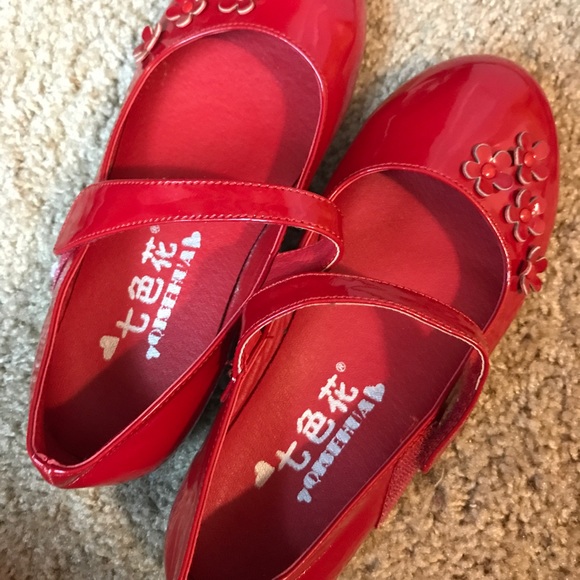 Girls Dark Red Mary Jane Dress Shoe - Picture 2 of 3